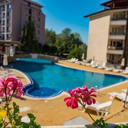 Апартамент Sunny Hills 2 Bdr Слънчев бряг