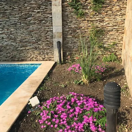 Апартамент Sunny Hills 2 Bdr *